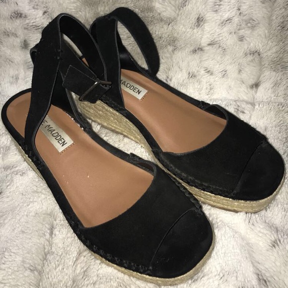 Steve Madden ‘Elody’ Wedge Sandal - Picture 3 of 5